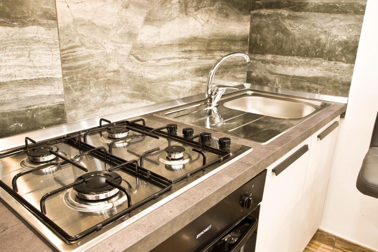 Suite Napoli Sotterranea Con Vasca Idromassaggio Exteriör bild